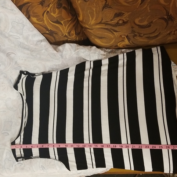 XL Inc. B & W Stripped Top - Picture 6 of 7